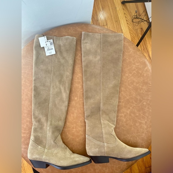 NWT ZARA 100% COW Leather COWBOY BOOTS SIZE USA 6.5 and EUR 37
🚨FIRM PRICE - Picture 12 of 15